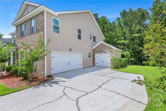 Building Photo - 130 Magnolia Dr