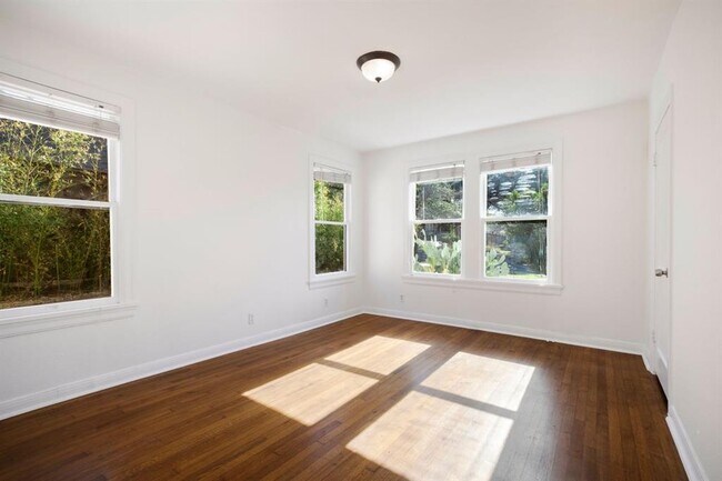 Building Photo - 1704 Northwood Rd