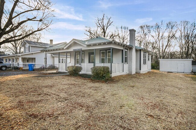Building Photo - 1703 Lowder St