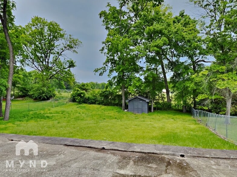 Building Photo - 352 Melpar Dr