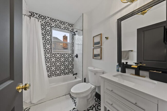 Building Photo - 286 Taylor Ave