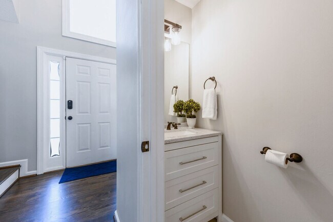 Building Photo - 13 Windfield Dr