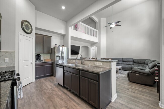 Building Photo - 6185 White Oak Leaf Lp