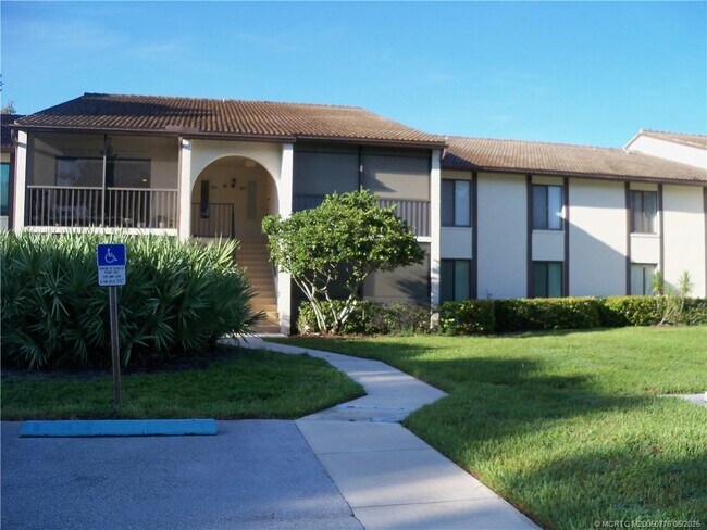 Primary Photo - 2114 SW Silver Pine Way