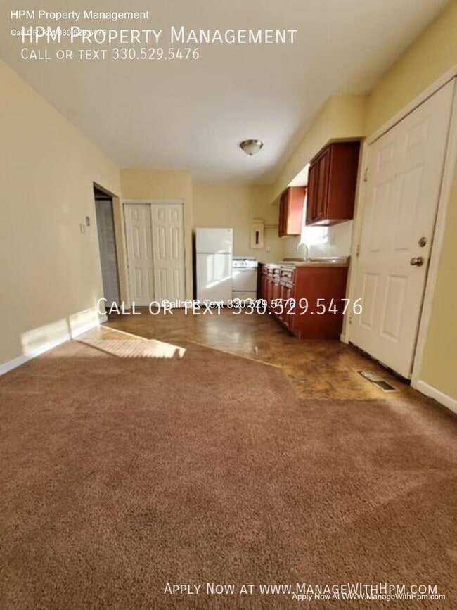 Building Photo - 2383 Newton-