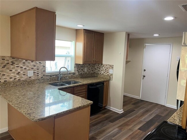 Building Photo - 12510 Queensland Ln