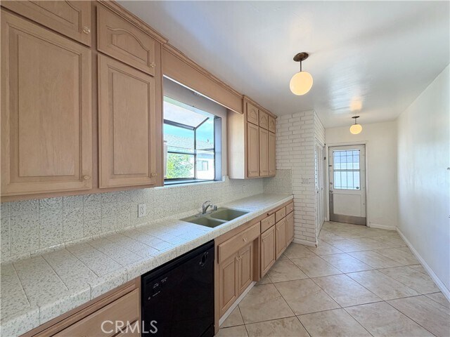 Building Photo - 708 Violeta Dr