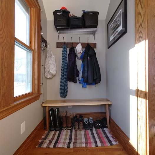 Entry Mudroom - 528 19th Ave NE