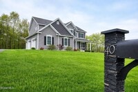 Building Photo - 40 Haywood Ln