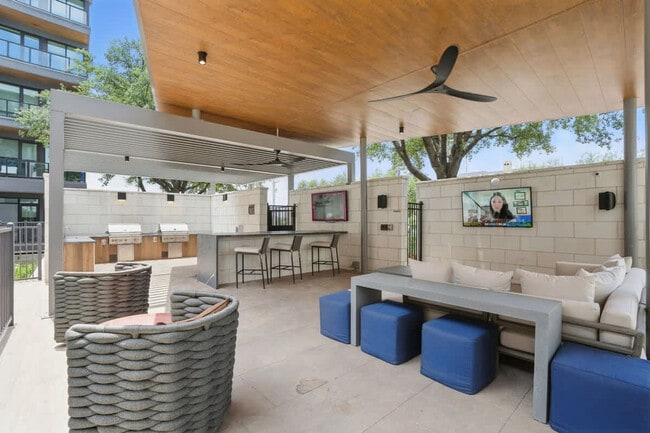 Building Photo - 9127 Research Blvd