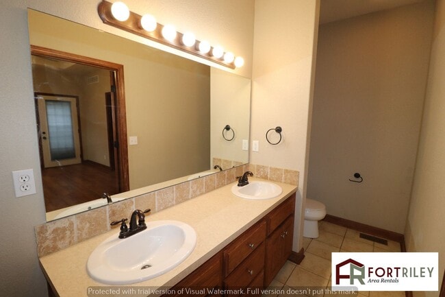 Building Photo - Gorgeous Home for Rent!