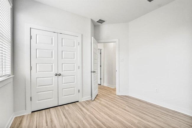 Building Photo - 223 Garner Dr