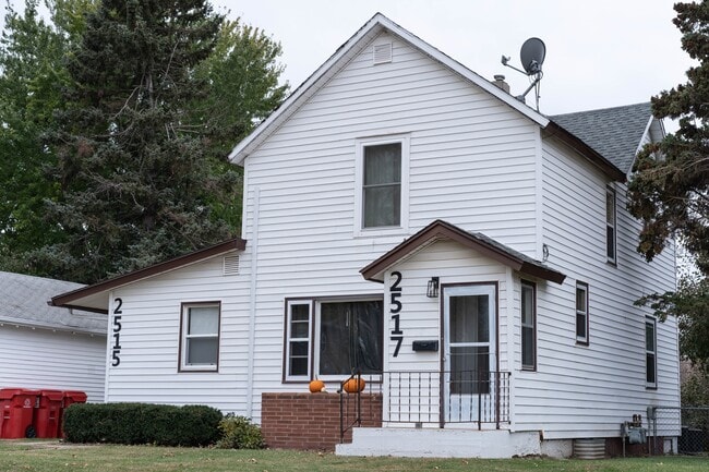 Building Photo - 2517 S Duluth Ave