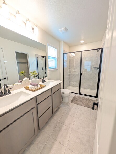 Building Photo - 6213 Albany Sleigh Dr