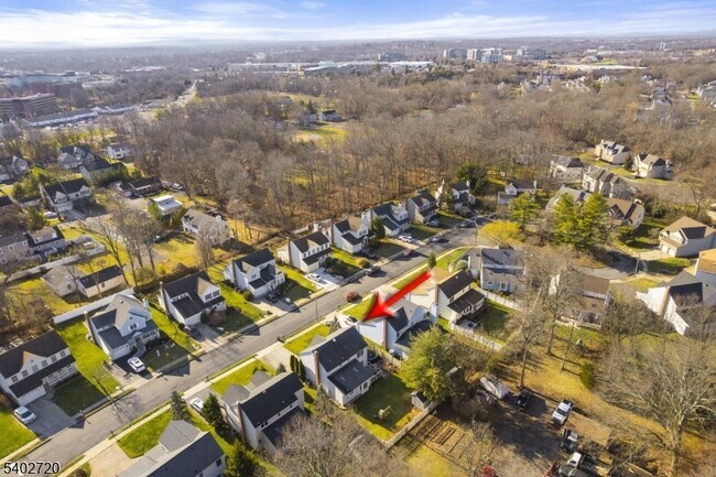 Building Photo - 6 Hoagland Ct