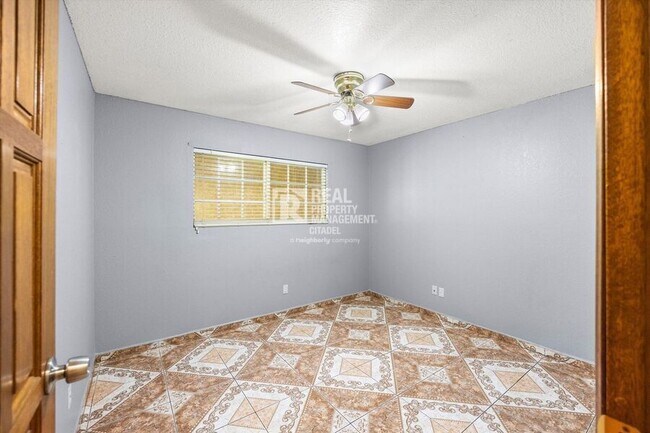 Building Photo - 16653 Mallory Dr