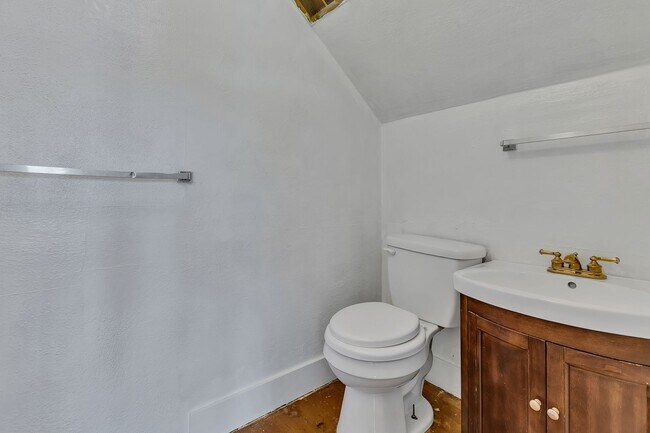 Building Photo - Charming 3 Bedroom Home in Bremerton