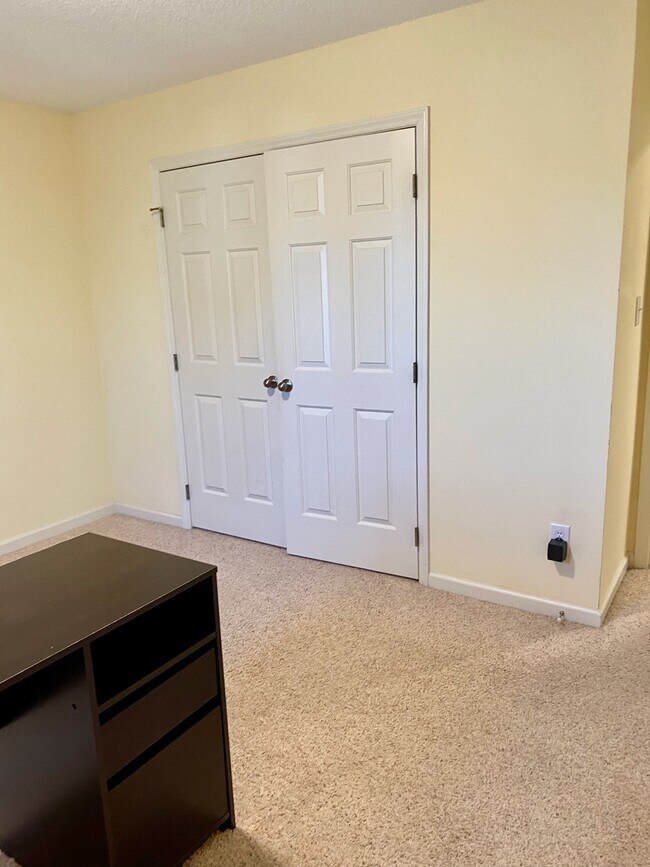 Bedroom 2 - 137 Skipwyth Cir