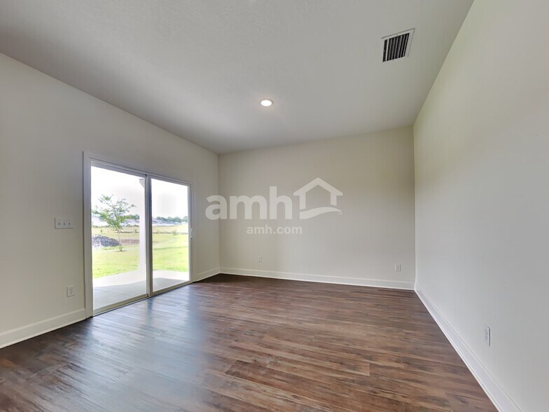 Building Photo - 963 Tan Tara Trl