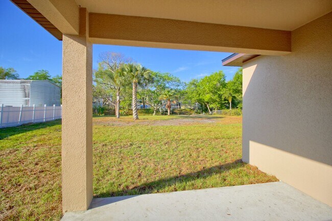 Building Photo - 5054 Marina Dr