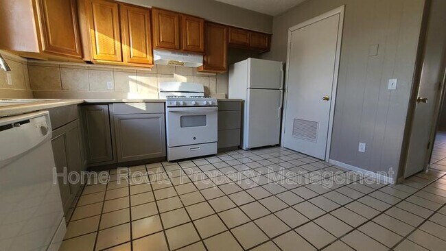 Building Photo - 1036 W Hendrix St