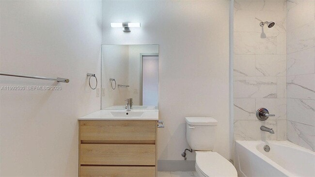 Building Photo - 519 SW 5th Ave