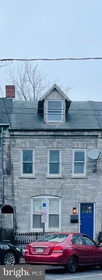 Building Photo - 39 New Dorwart St