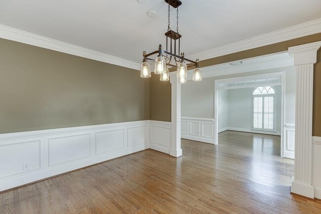 Building Photo - 2885 Towne Village Dr NW