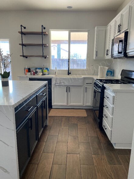 Building Photo - 33377 Mesolite Way