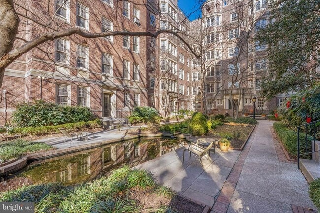 Primary Photo - 4625 Pine St