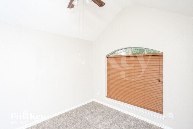 Building Photo - 205 Ghost Rider Rd