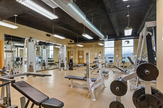 Building Photo - 401 16th St NW