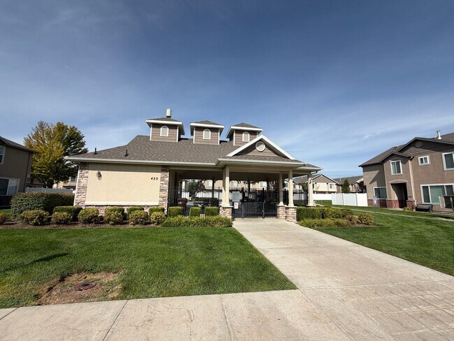 Building Photo - 977 Chelsea Ln
