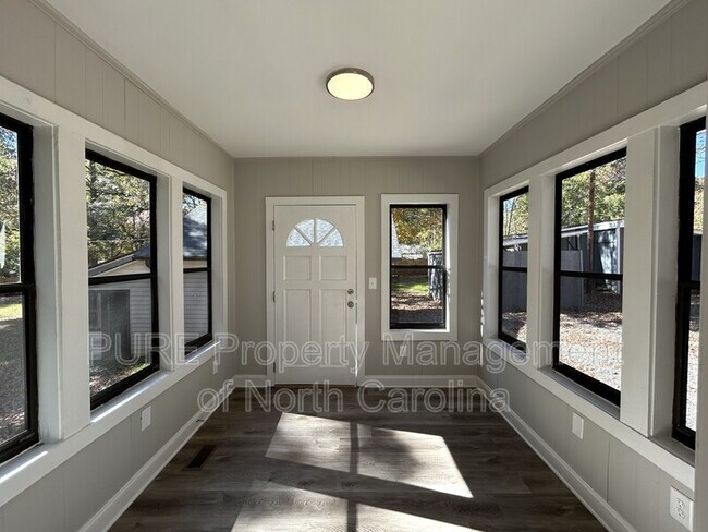 Building Photo - 3355 E Ridge Rd