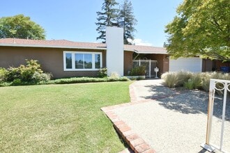 Building Photo - Well Maintained 3 Bedroom 2 Bath Home in Highly Desirable Saratoga Neighborhood!