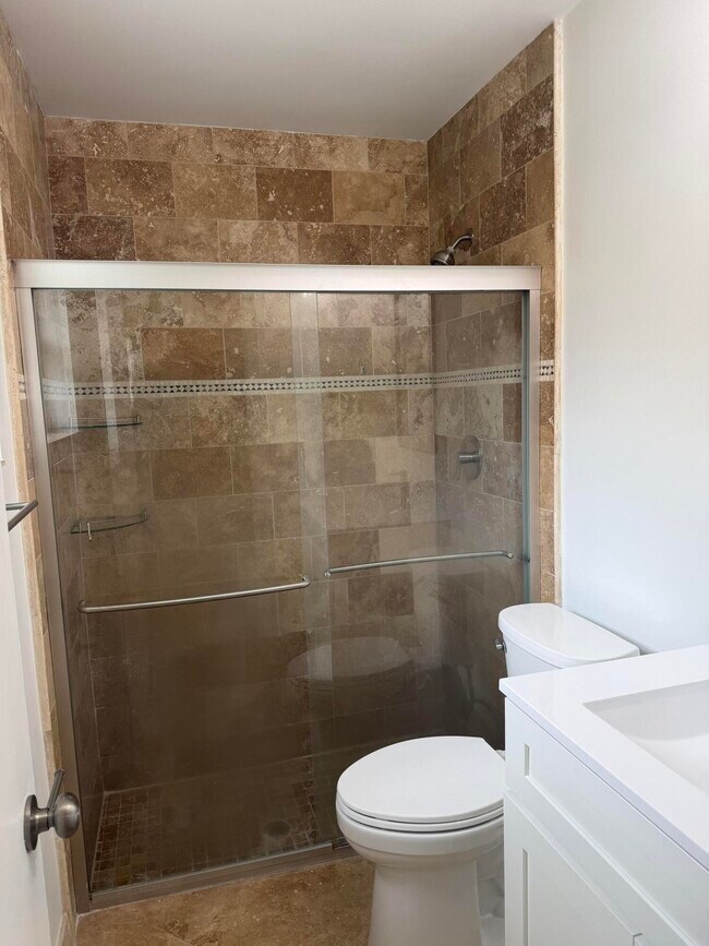 Building Photo - 9209 Southampton Pl
