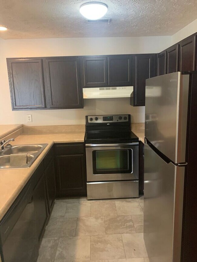 Building Photo - 1820-6 Tryon Drive