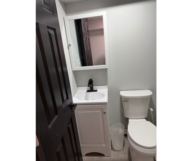 Building Photo - 615 N Rosedale-BC AVAILABLE $550 BC