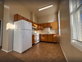 Building Photo - 2 Cassidy St