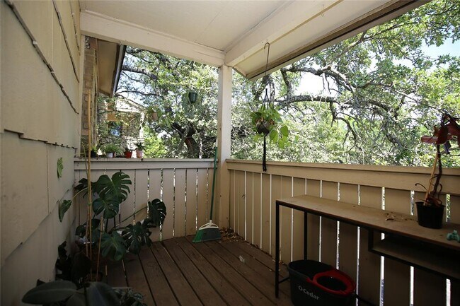 Building Photo - 8210 Bent Tree Rd