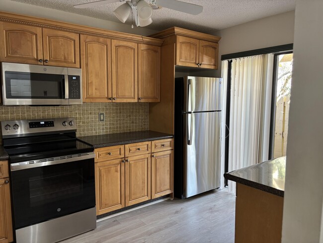 Building Photo - 3687 Carambola Cir N