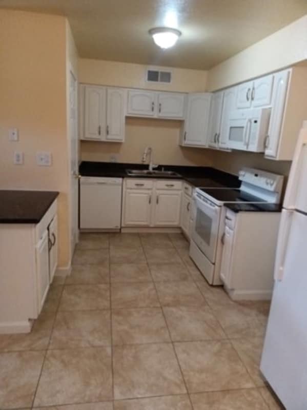 Building Photo - 1715 W Clinton Ave