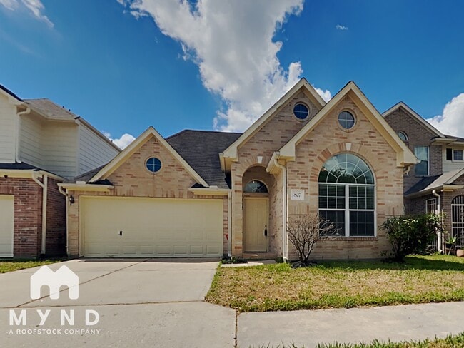 Building Photo - 807 Forest Star