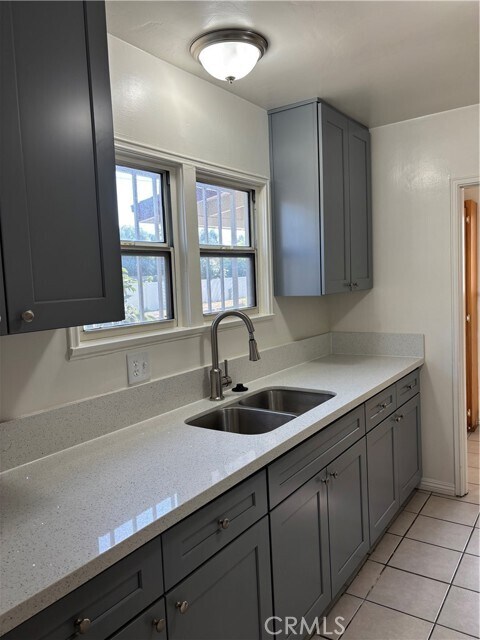 Building Photo - 3097 N G St