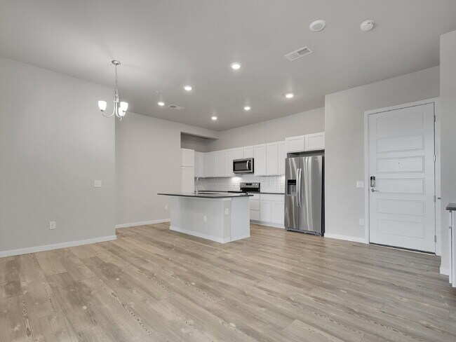 Building Photo - $1,995 - 2 Bed, 2 Bath Condo in Parker wit...