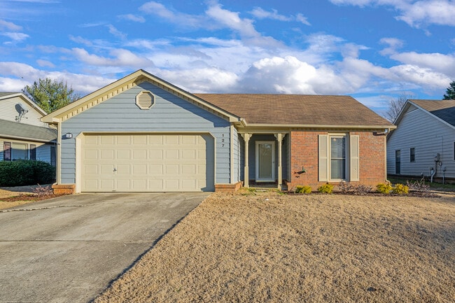 Primary Photo - 127 Hollington Dr NE
