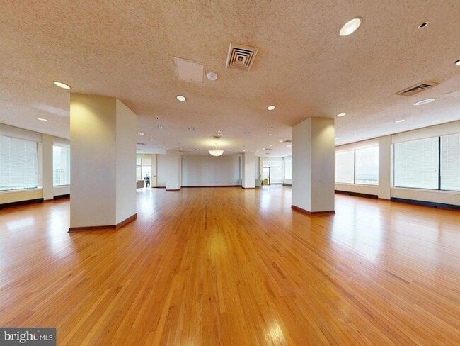 Building Photo - 5505 Seminary Rd
