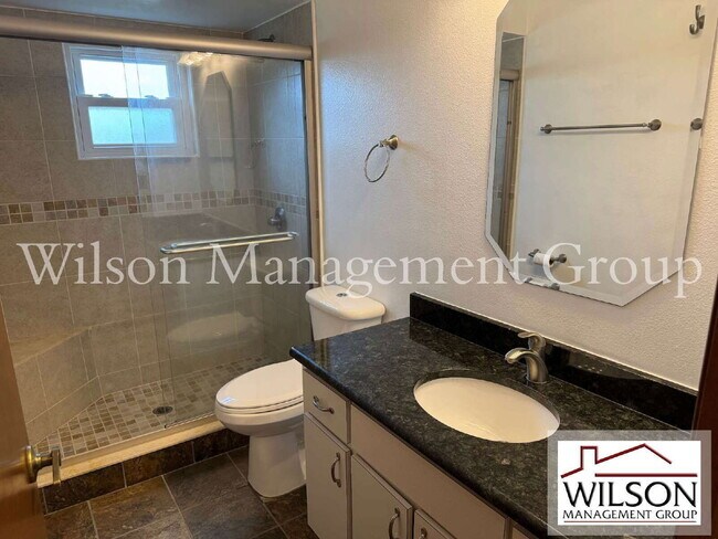 Building Photo - 1420 Flamingo Dr