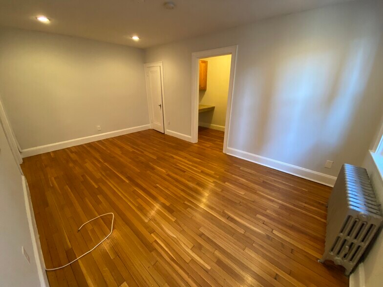 Building Photo - 140 Highland Ave