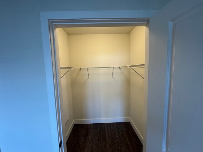 Building Photo - 520 NE 26th St